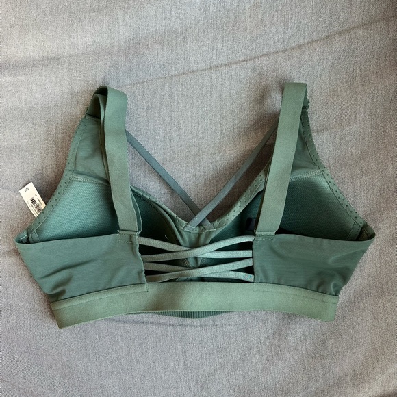 NWT Victoria Secret Sage Green Mesh Sports Bra, 32C - Picture 2 of 3